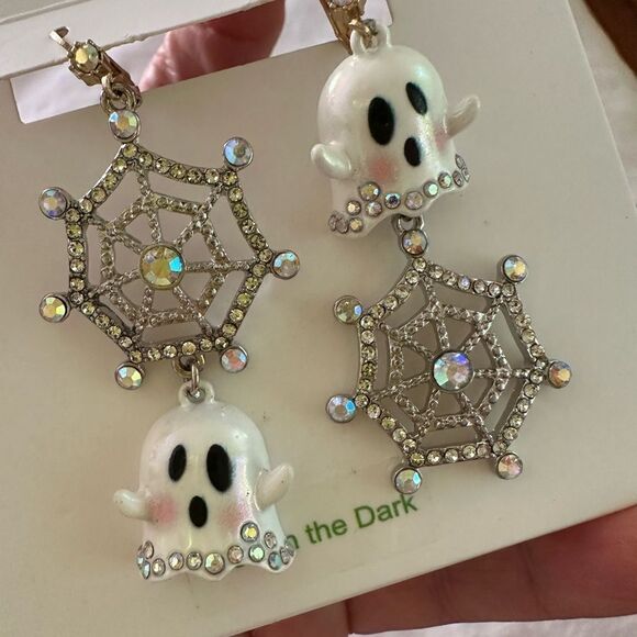 Betsey Johnson Ghost Spider Web Crystal Gothic Dangle Earrings - Picture 4 of 7
